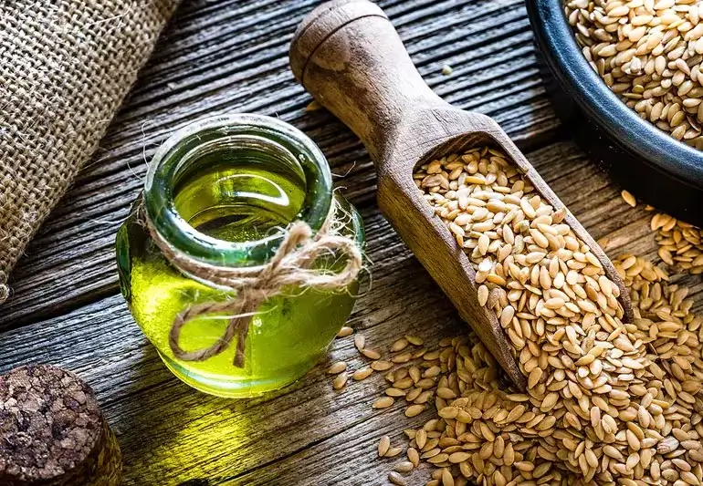Flaxseed Oil for Dogs: Essential Omega-3, Skin & Coat Health and Anti-Inflammatory Support